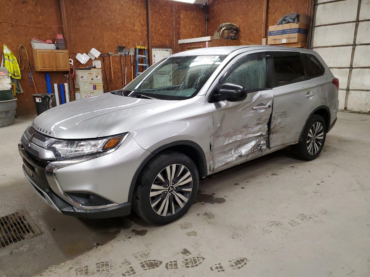 MITSUBISHI OUTLANDER 2019