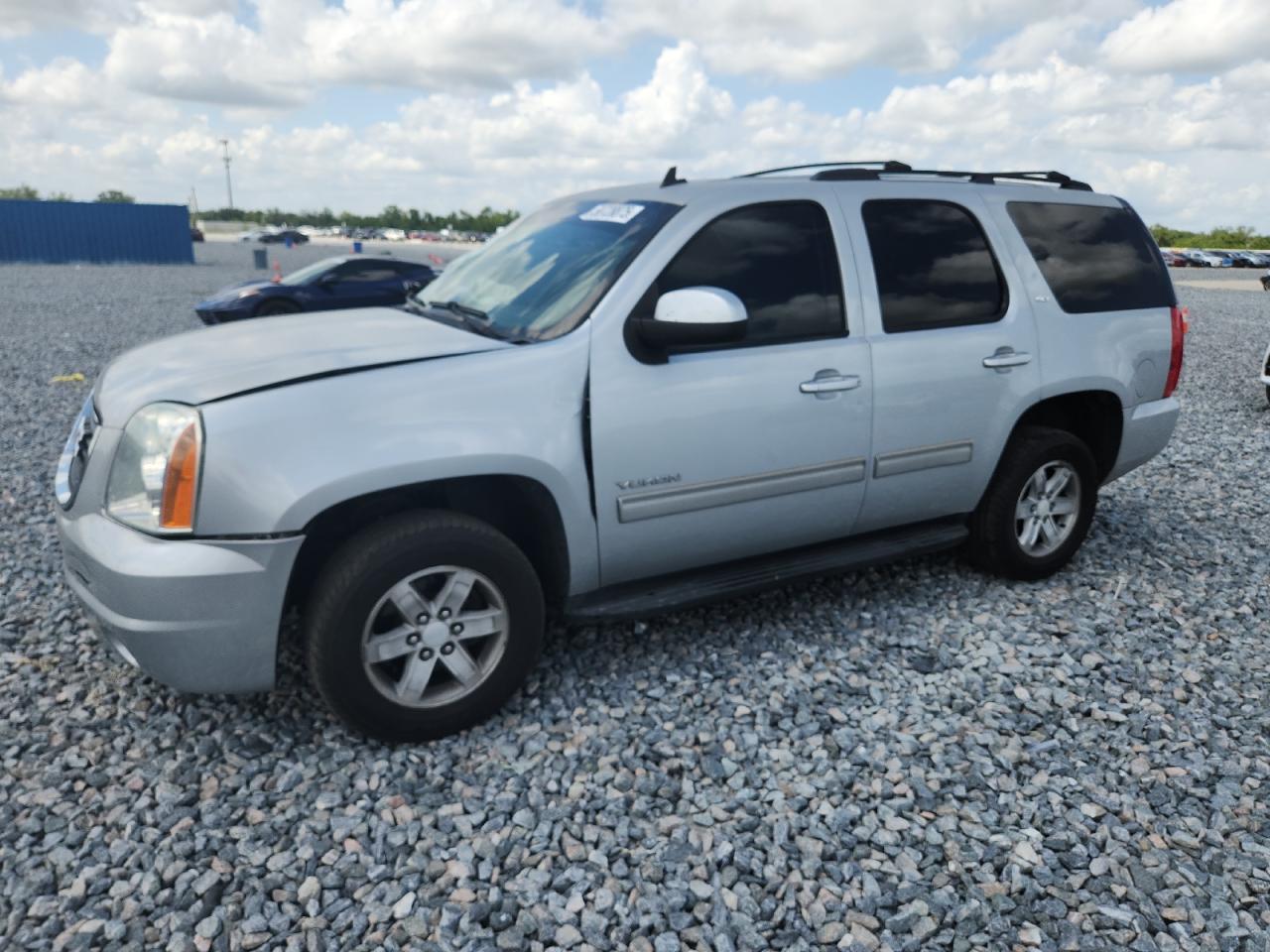 GMC YUKON SLT 2013