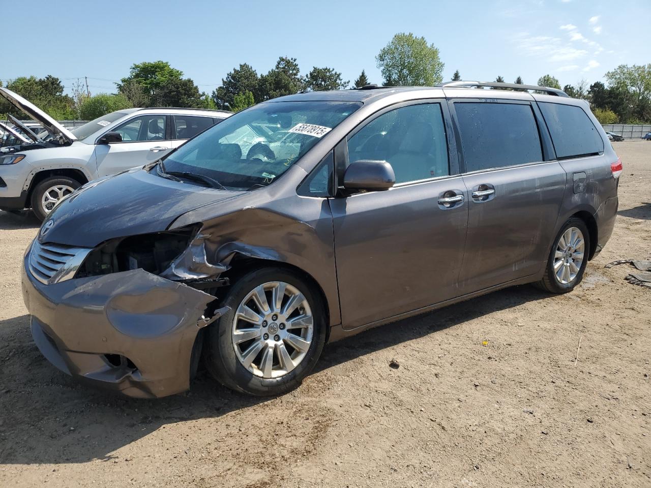 TOYOTA SIENNA XLE 2011