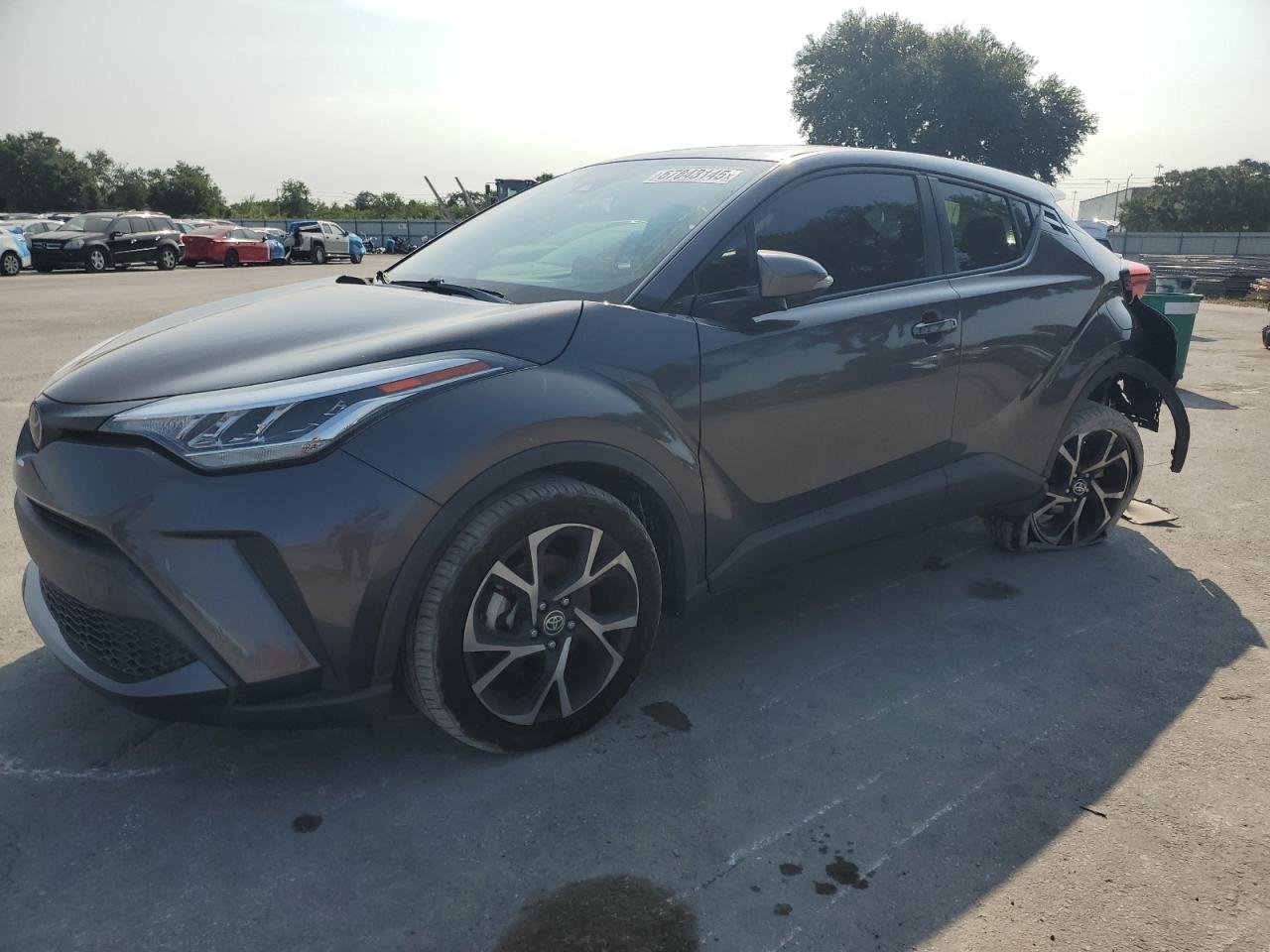 TOYOTA C-HR XLE 2021