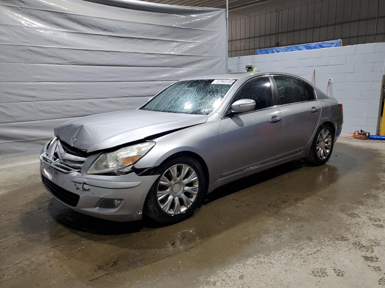 HYUNDAI GENESIS 3. 2010