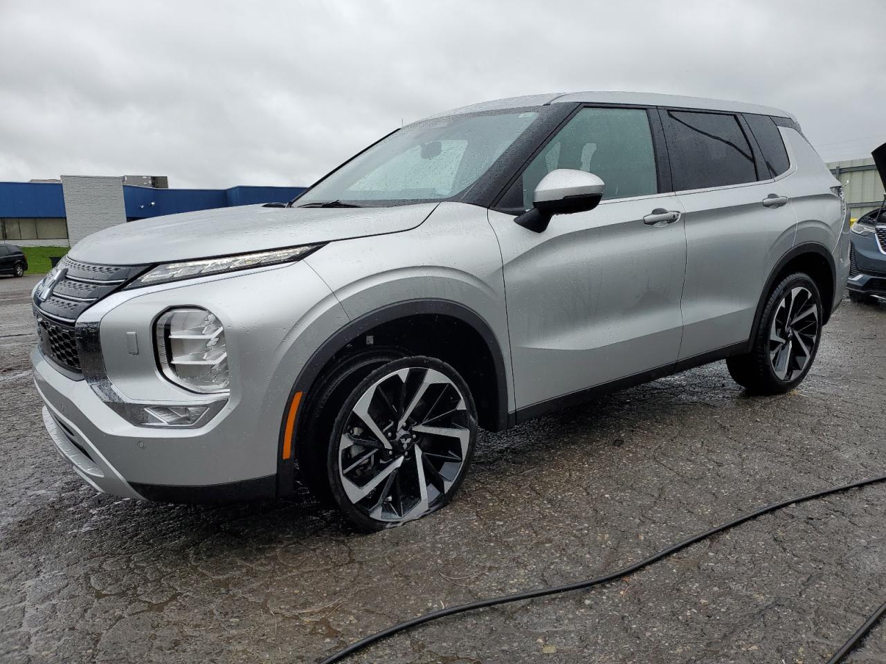 MITSUBISHI OUTLANDER 2024