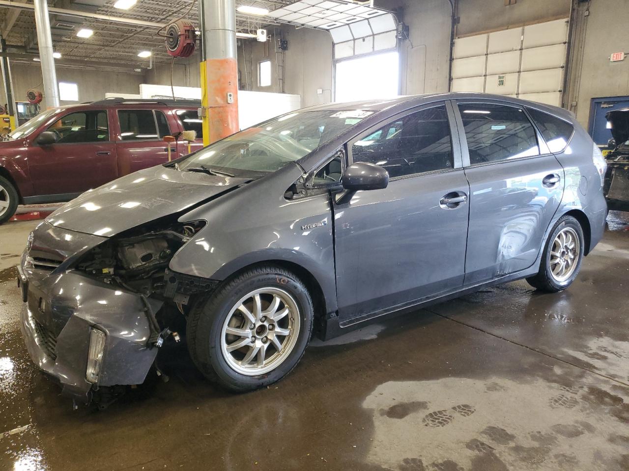 TOYOTA PRIUS V 2012