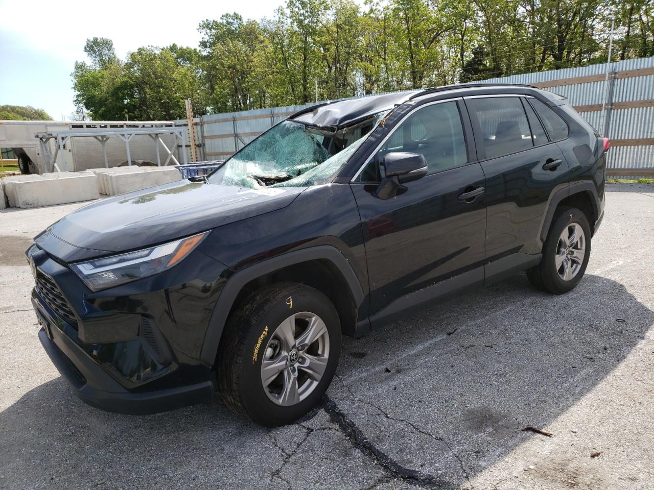 TOYOTA RAV4 XLE 2022
