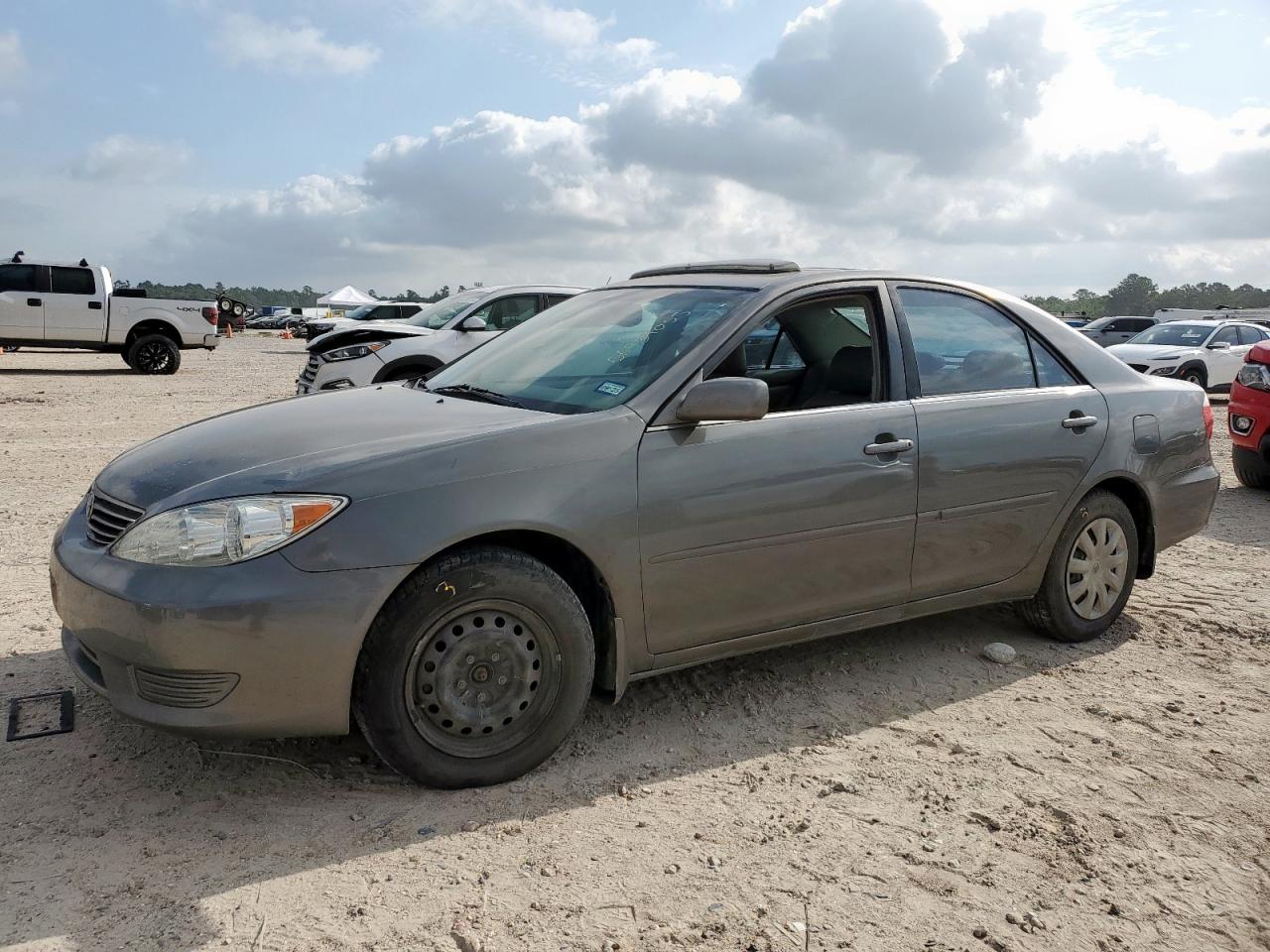 TOYOTA CAMRY LE 2005