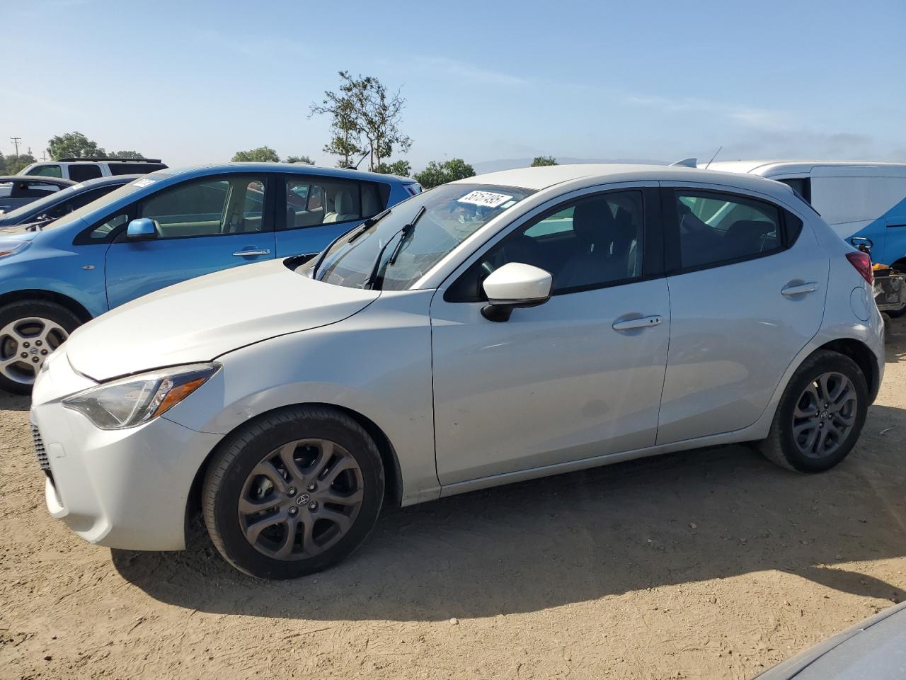 TOYOTA YARIS LE 2020