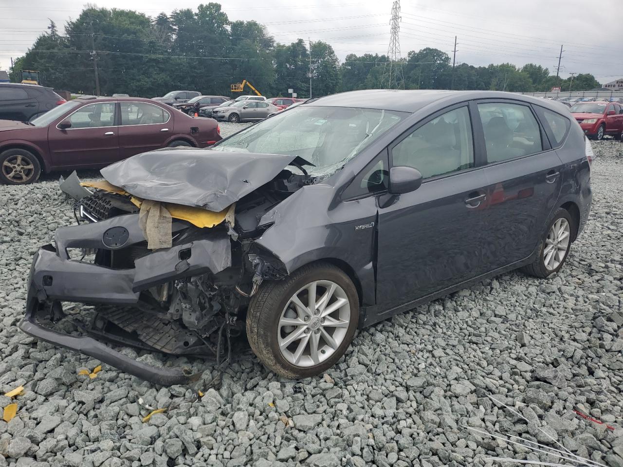 TOYOTA PRIUS V 2012
