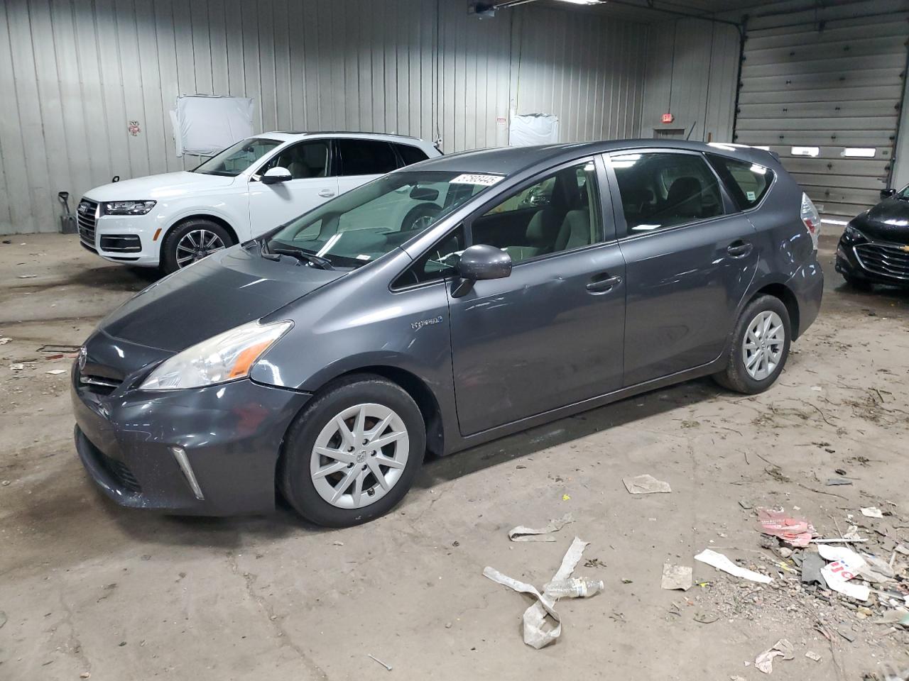 TOYOTA PRIUS V 2012