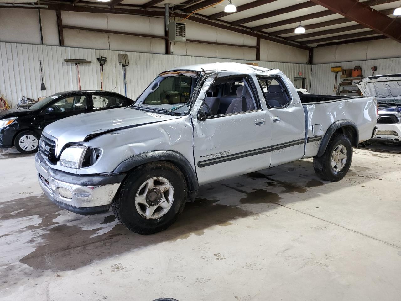TOYOTA TUNDRA ACC 2000