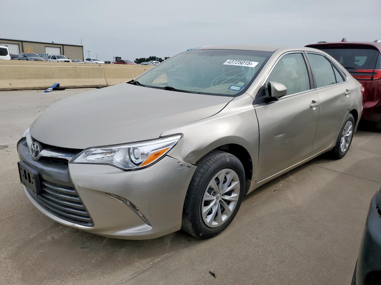 TOYOTA CAMRY LE 2015