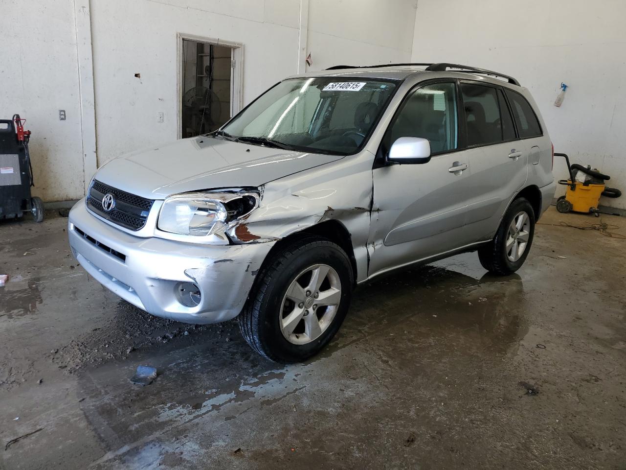 TOYOTA RAV4 2005