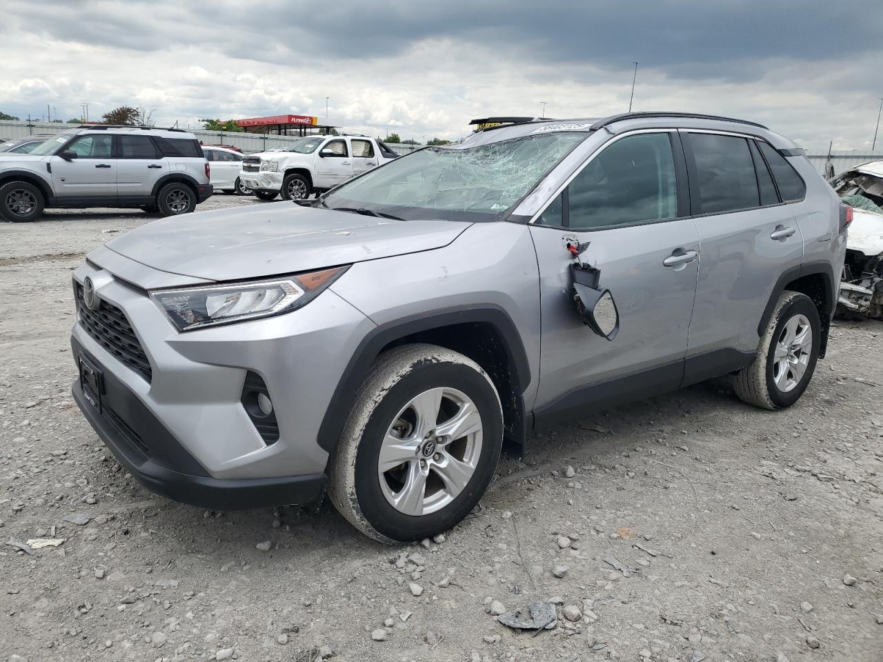 TOYOTA RAV4 XLE 2021