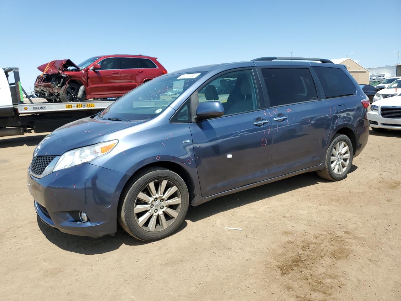 TOYOTA SIENNA XLE 2017