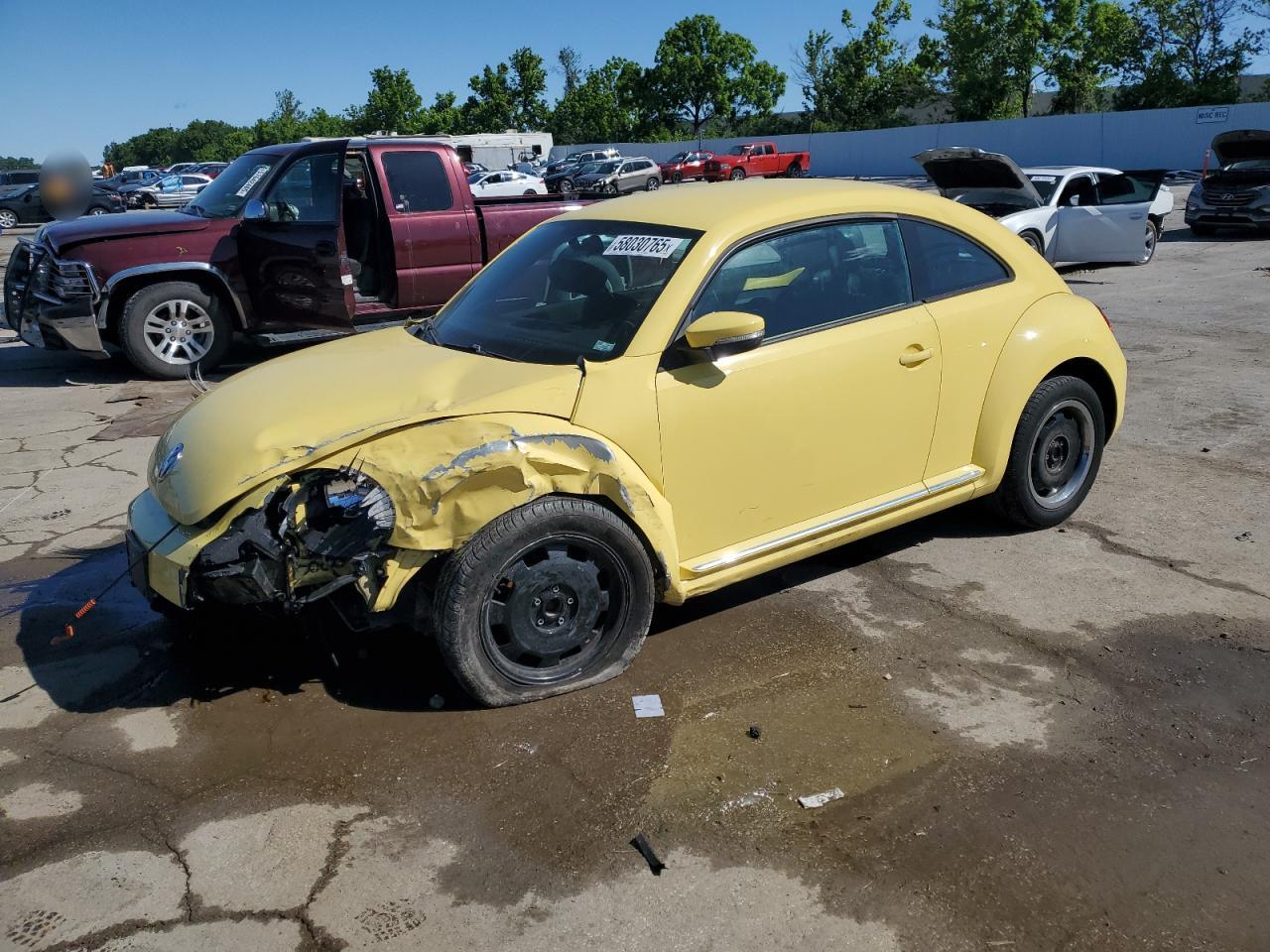 VOLKSWAGEN BEETLE 2012