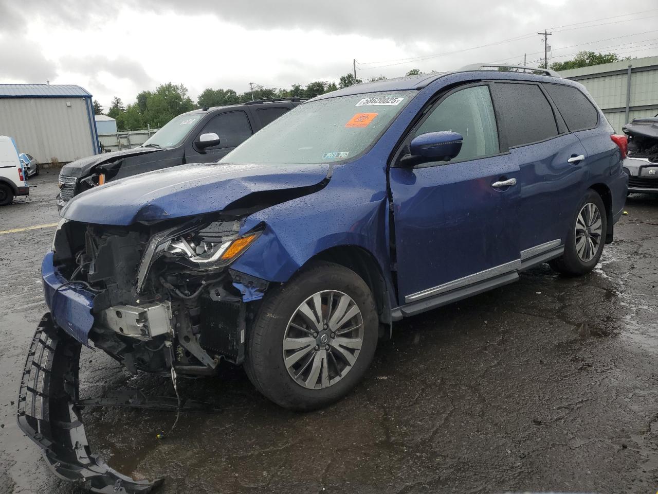 NISSAN PATHFINDER 2017