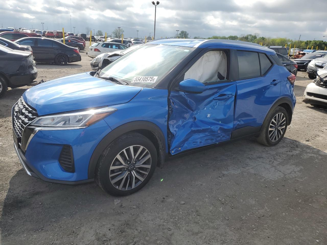 NISSAN KICKS SV 2023