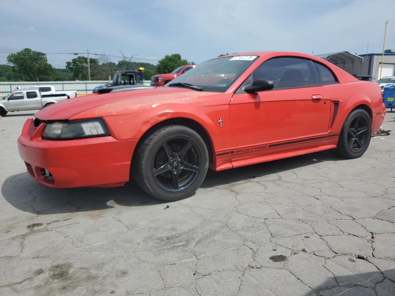 FORD MUSTANG 2000