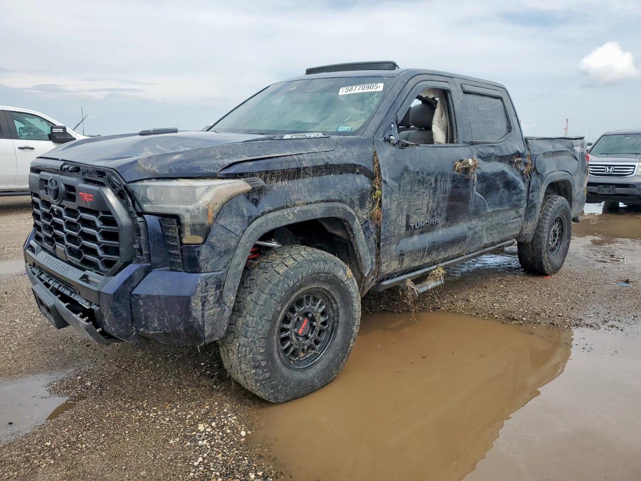 TOYOTA TUNDRA CRE 2024