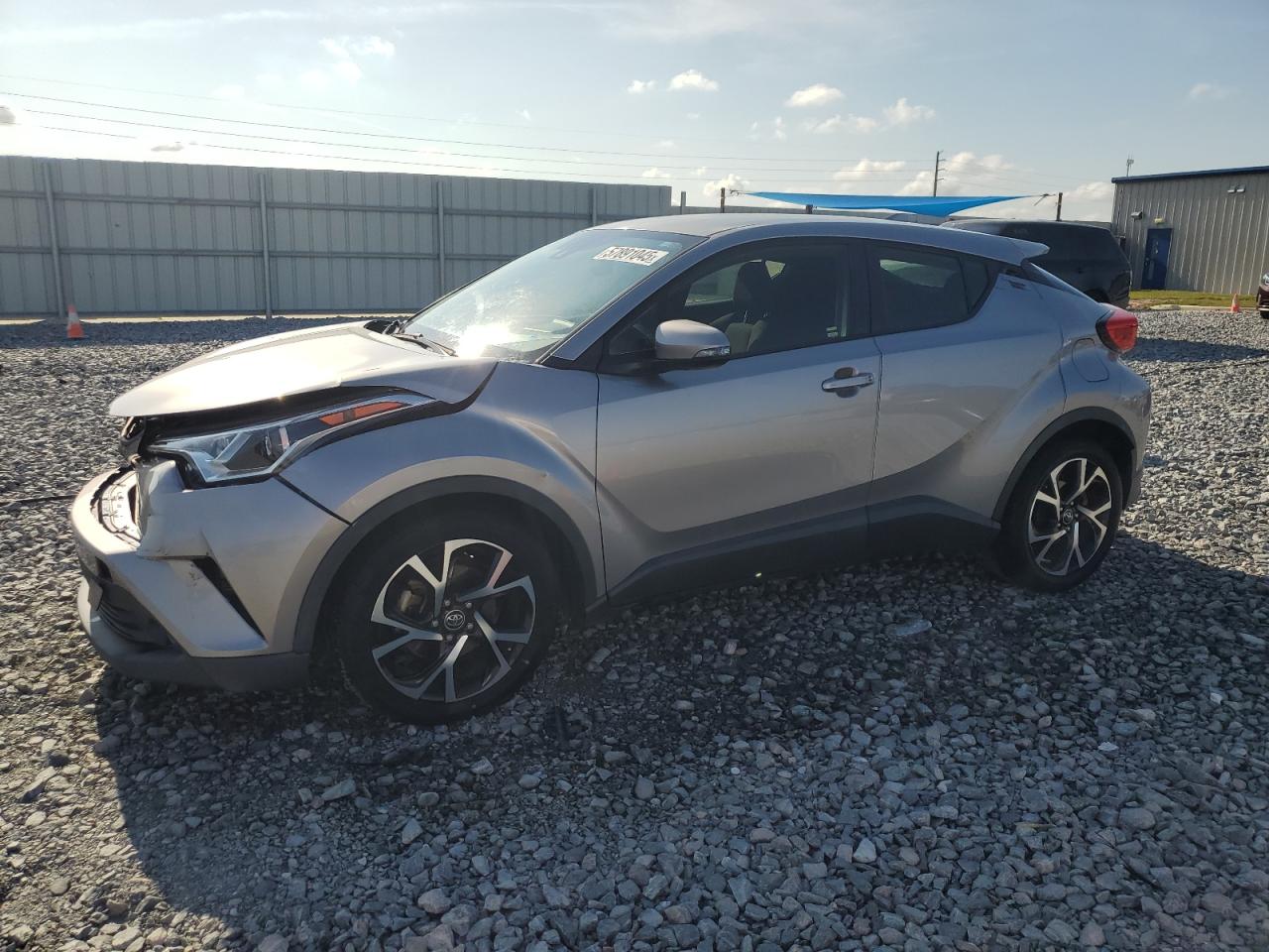 TOYOTA C-HR XLE 2018