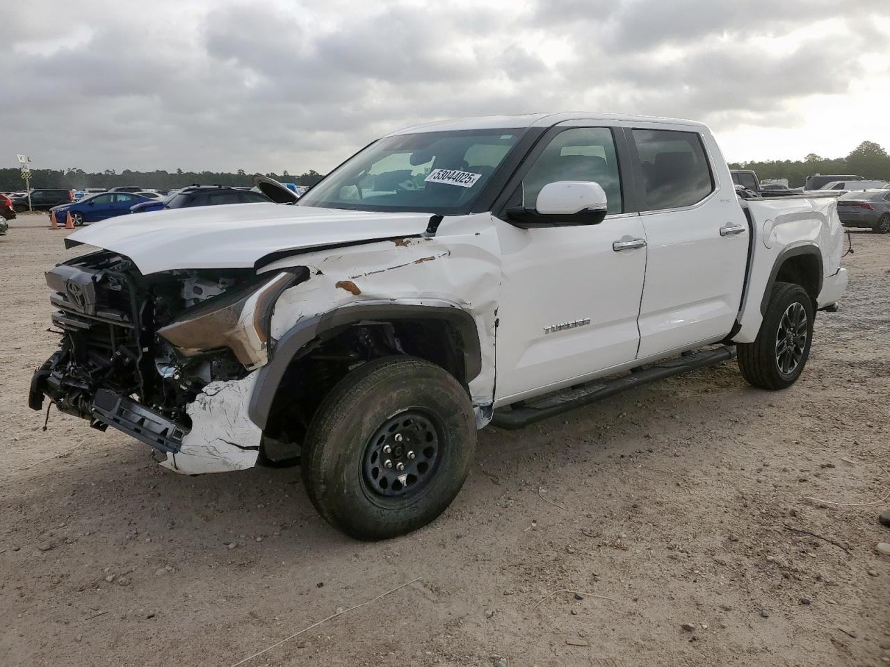 TOYOTA TUNDRA CRE 2025