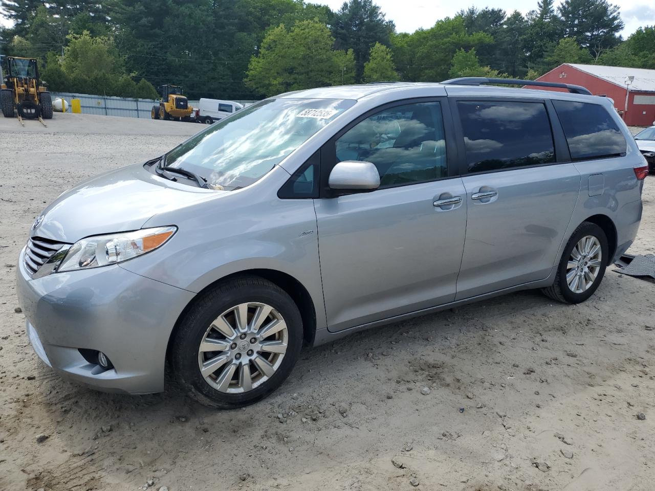 TOYOTA SIENNA XLE 2017