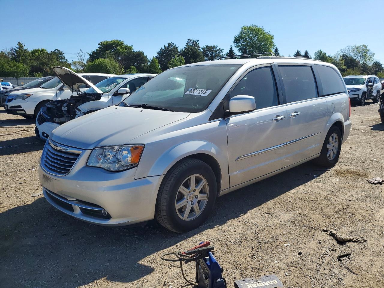 CHRYSLER TOWN & COUNTRY 2011