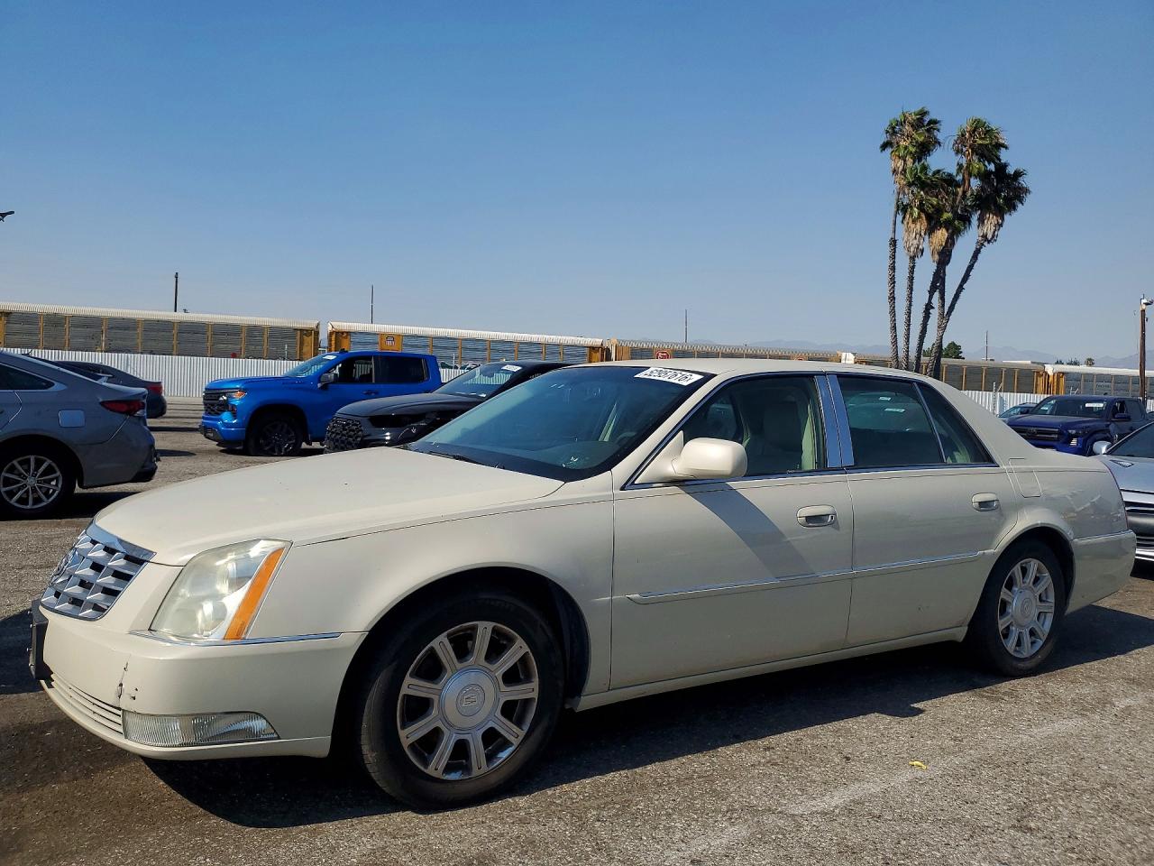 CADILLAC DTS 2011