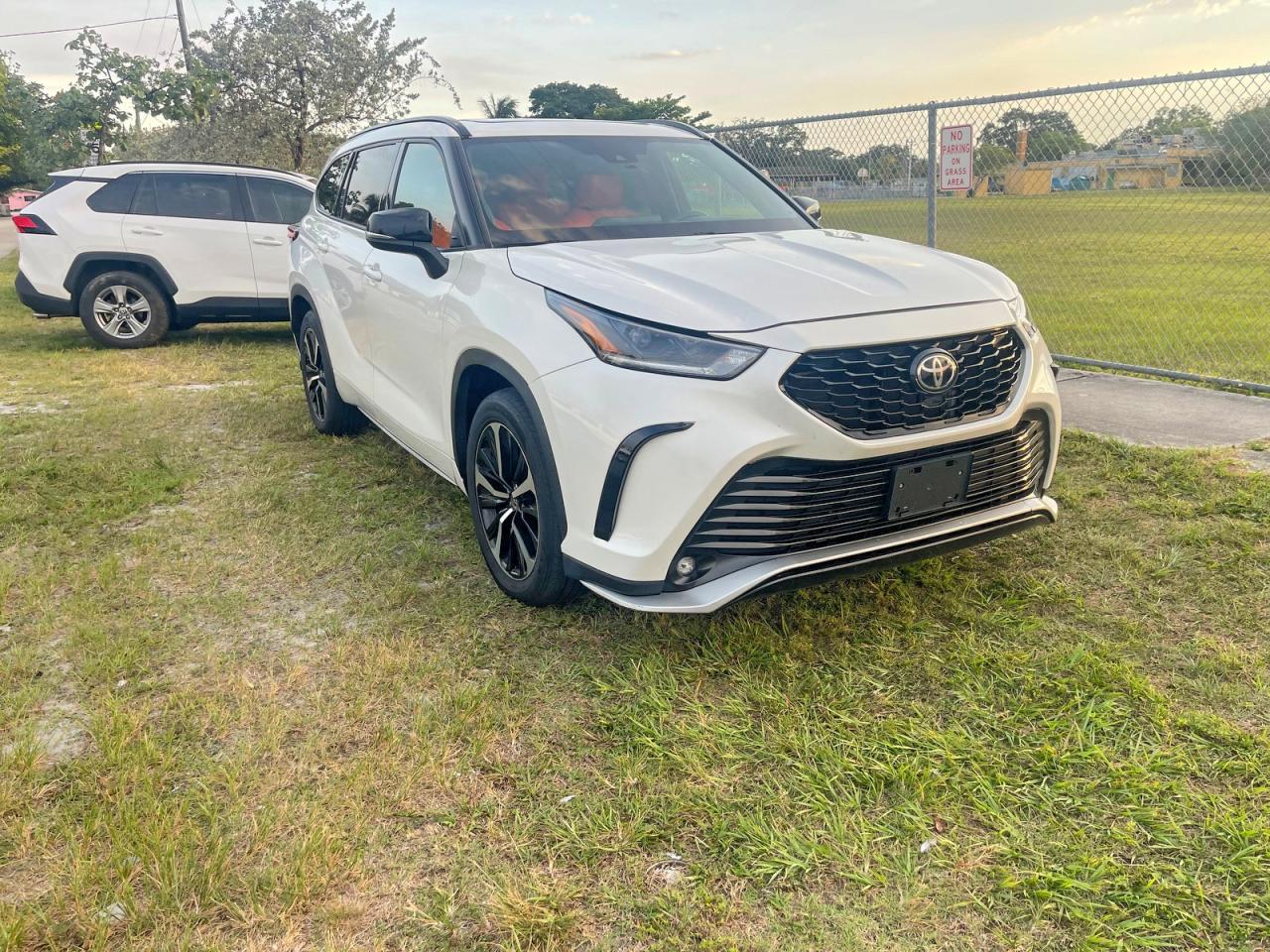 TOYOTA HIGHLANDER 2021