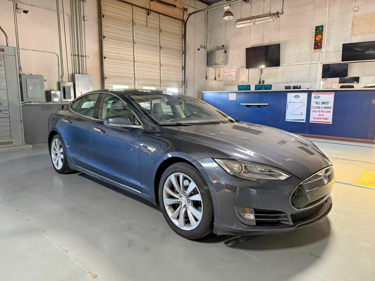 TESLA MODEL S 2014