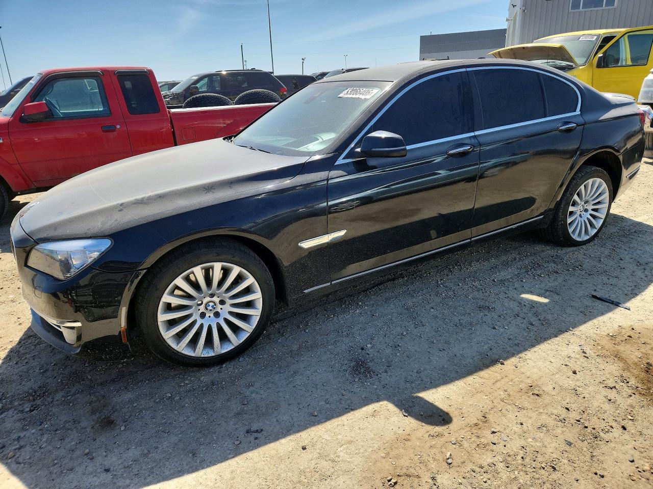 BMW 750 2013