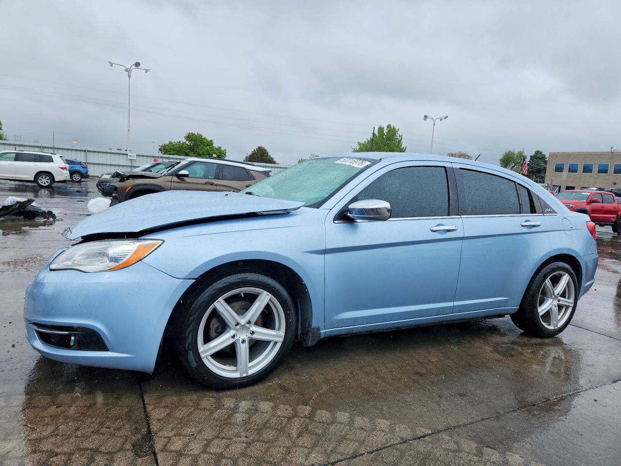 CHRYSLER 200 2013