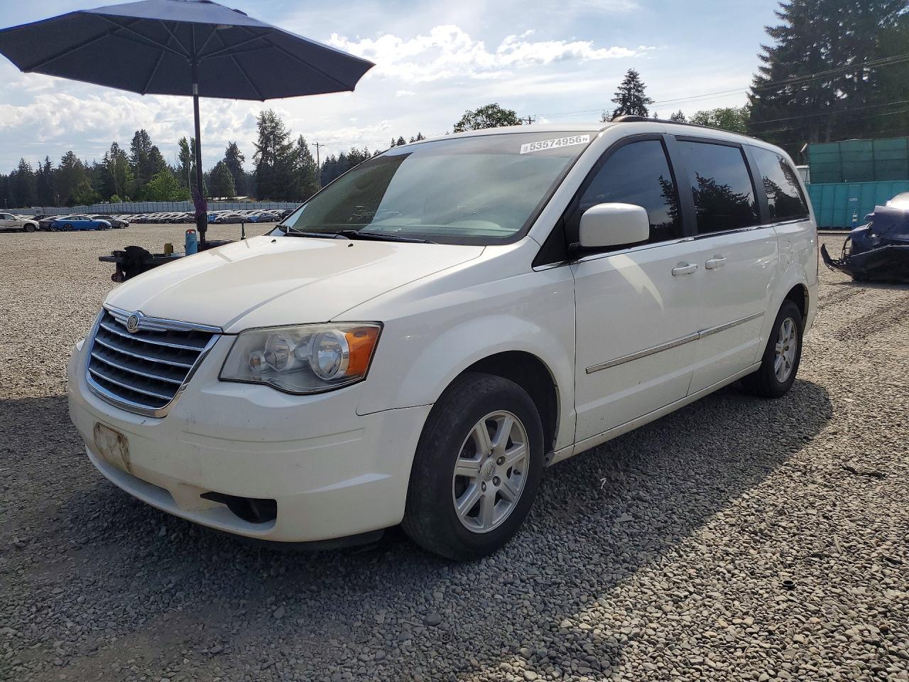 CHRYSLER TOWN & COUNTRY 2010