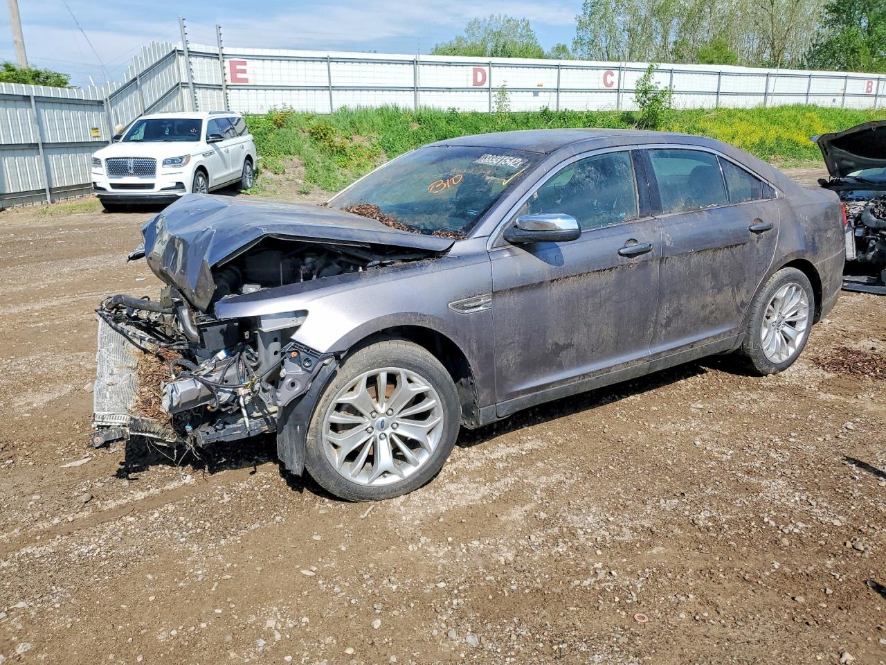 FORD TAURUS 2014