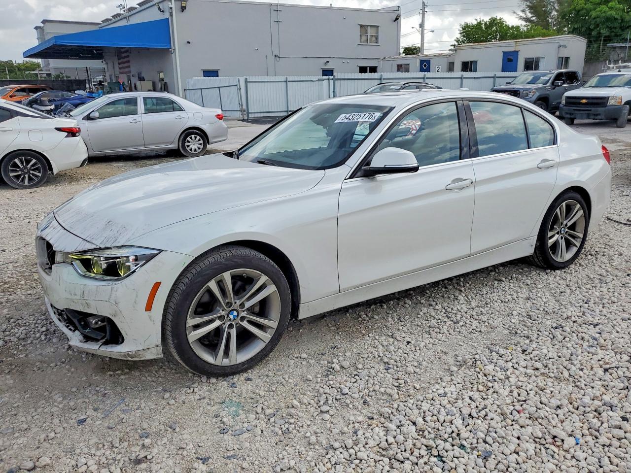 BMW 330 2018