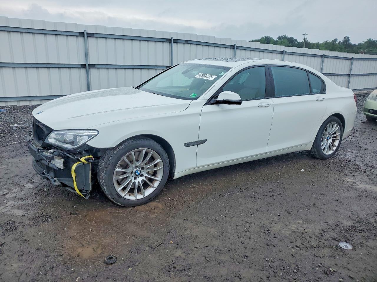 BMW 750 2015