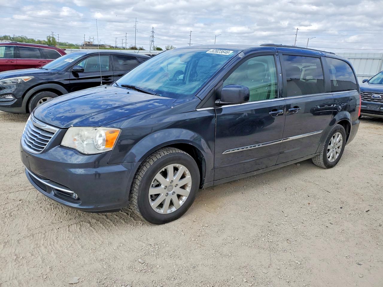 CHRYSLER TOWN & COUNTRY 2014