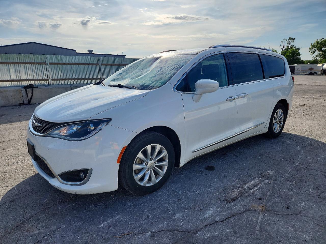 CHRYSLER PACIFICA 2018