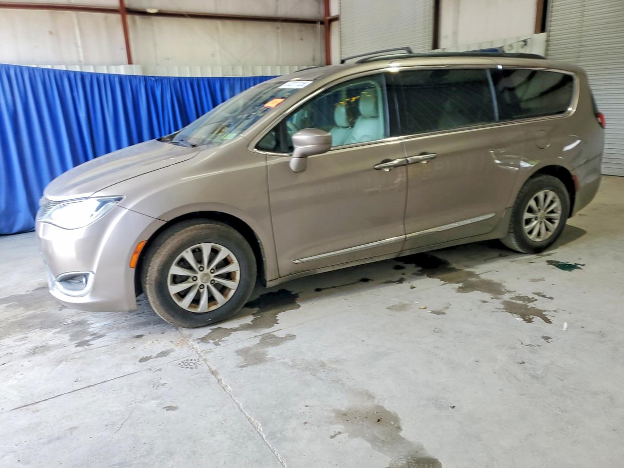 CHRYSLER PACIFICA 2017