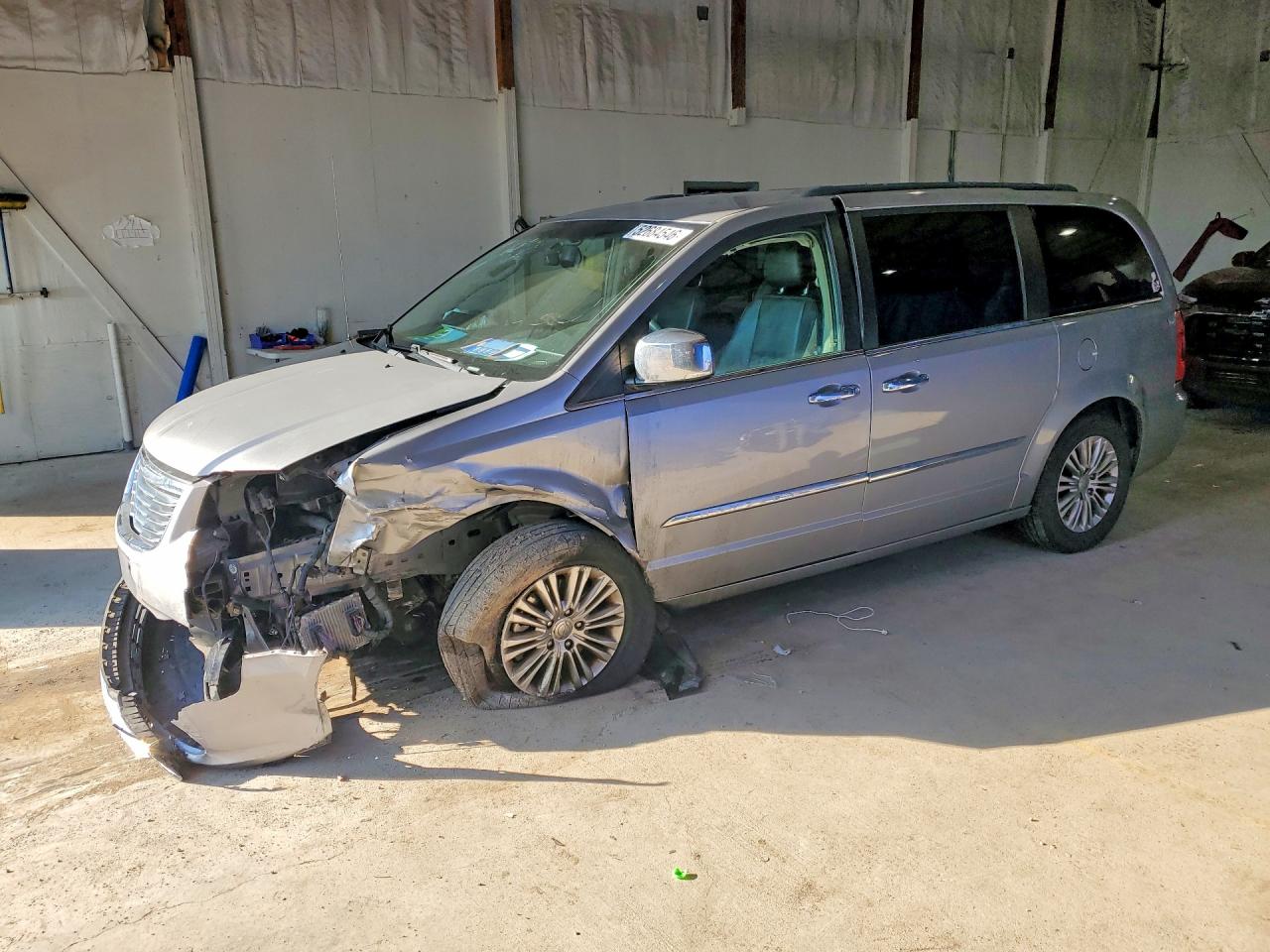 CHRYSLER TOWN & COUNTRY 2015