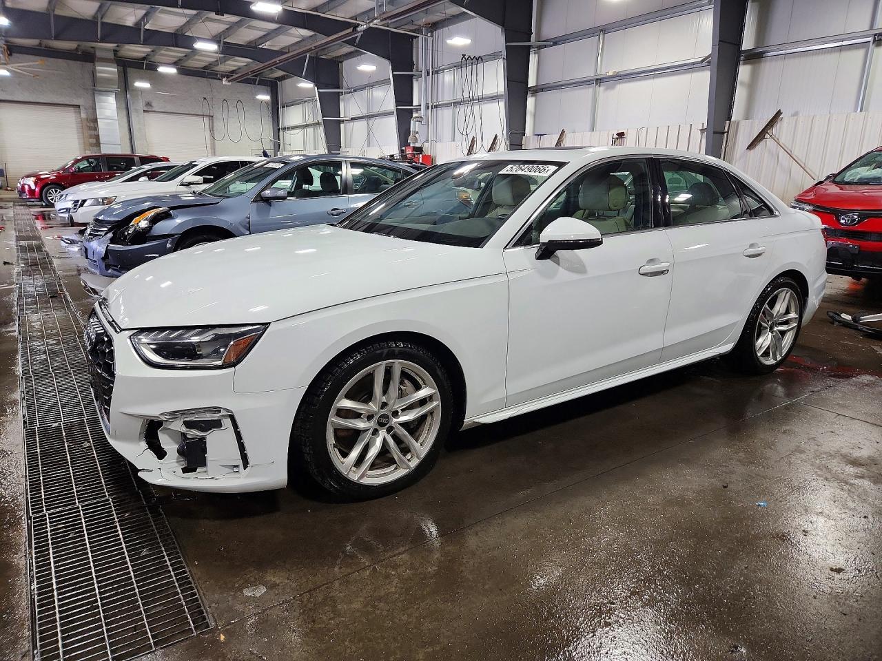 AUDI A4 2022