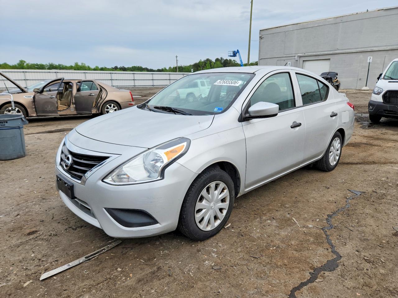 NISSAN VERSA 2016