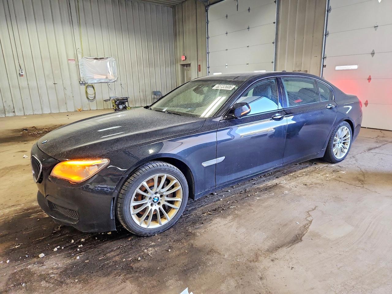 BMW 750 2015