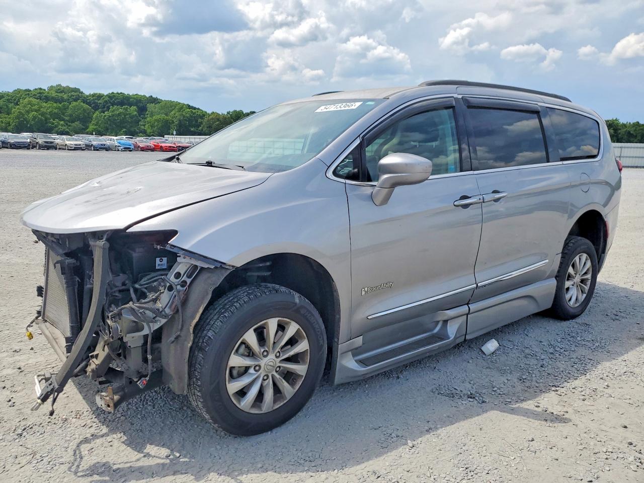 CHRYSLER PACIFICA 2017