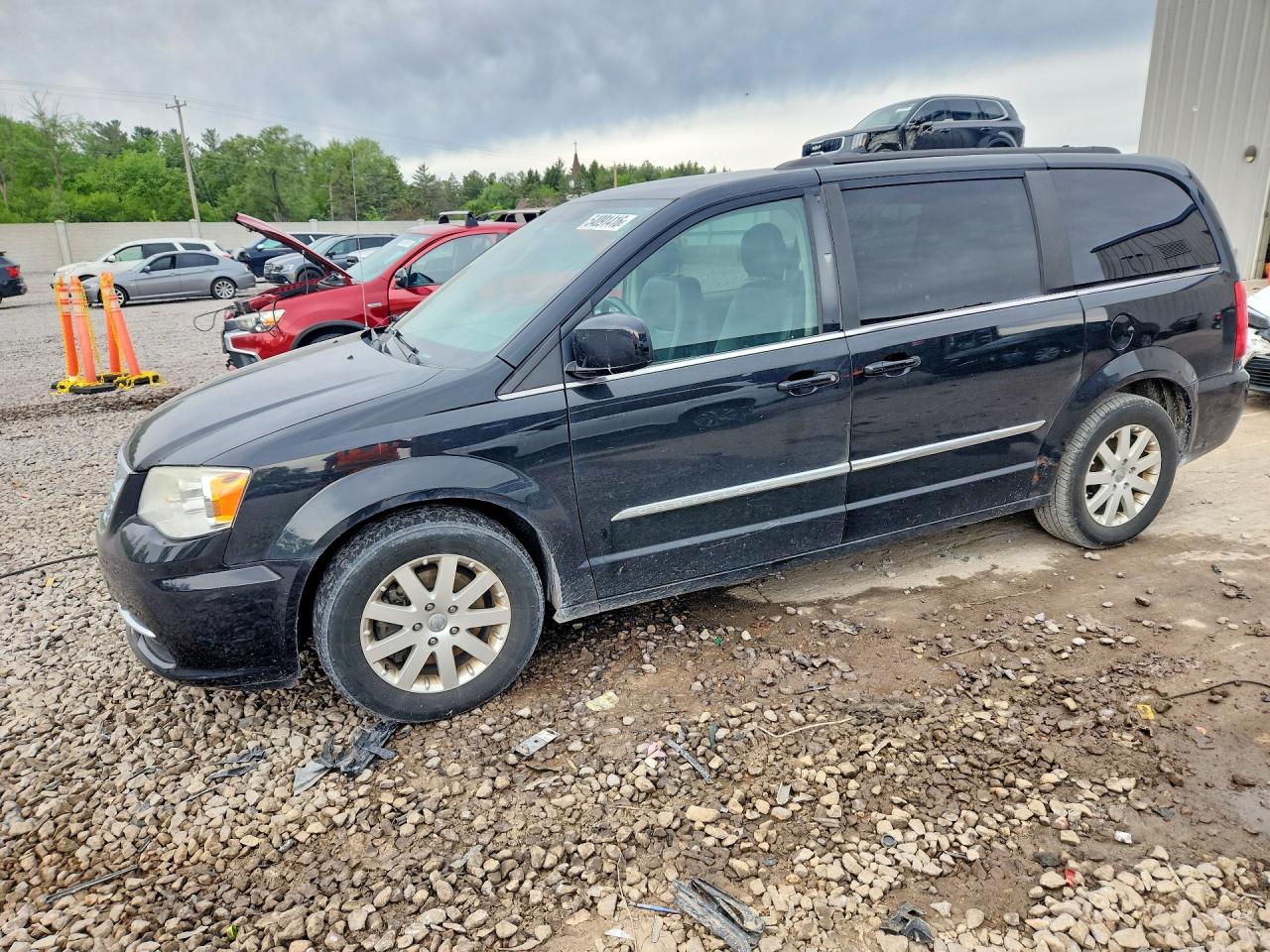 CHRYSLER TOWN & COUNTRY 2014