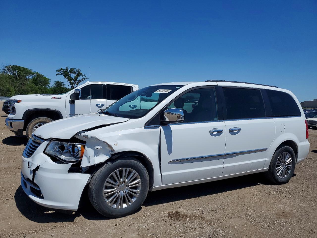 CHRYSLER TOWN & COUNTRY 2014
