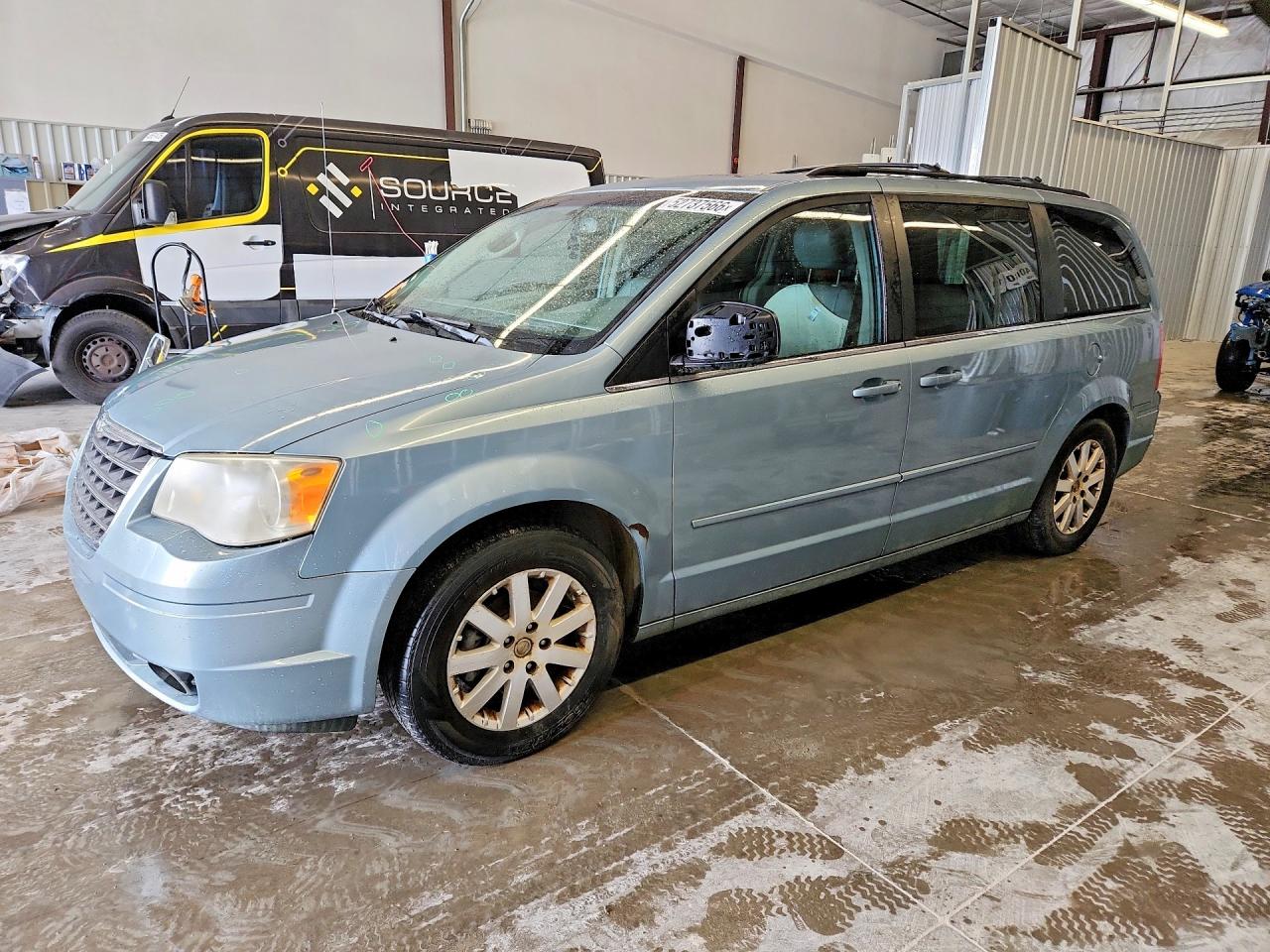 CHRYSLER TOWN & COUNTRY 2008