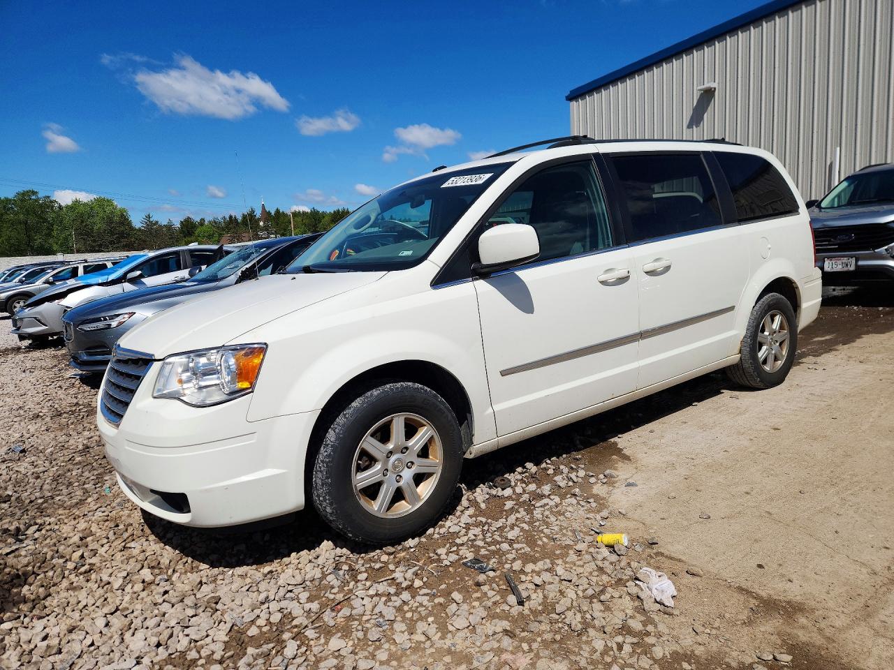 CHRYSLER TOWN & COUNTRY 2010