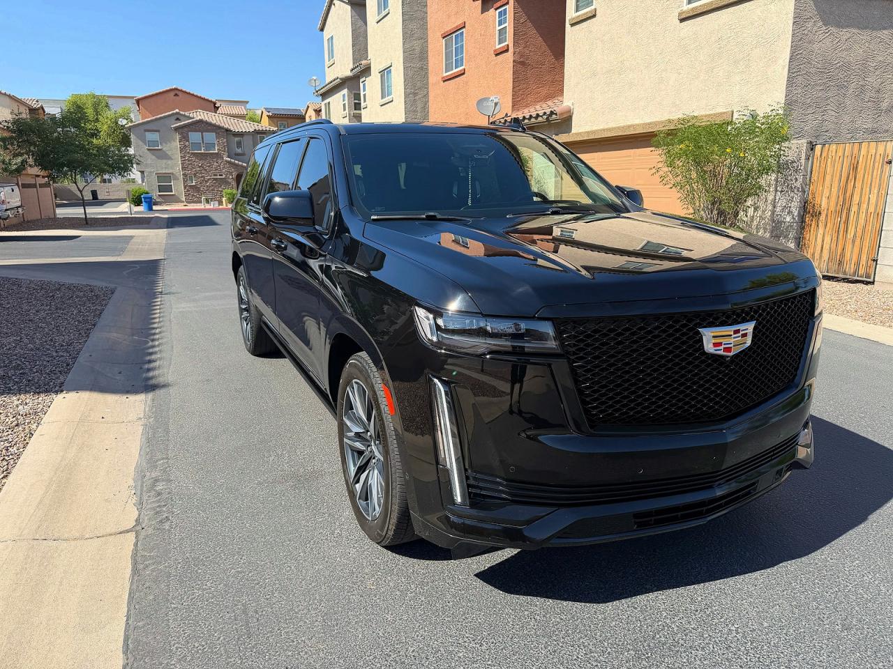CADILLAC ESCALADE 2021