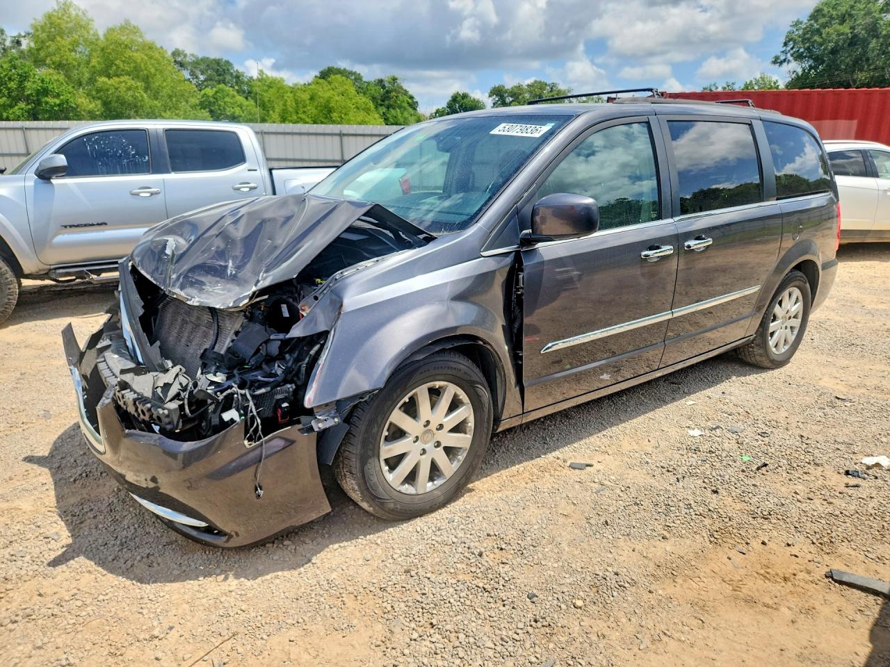 CHRYSLER TOWN & COUNTRY 2016