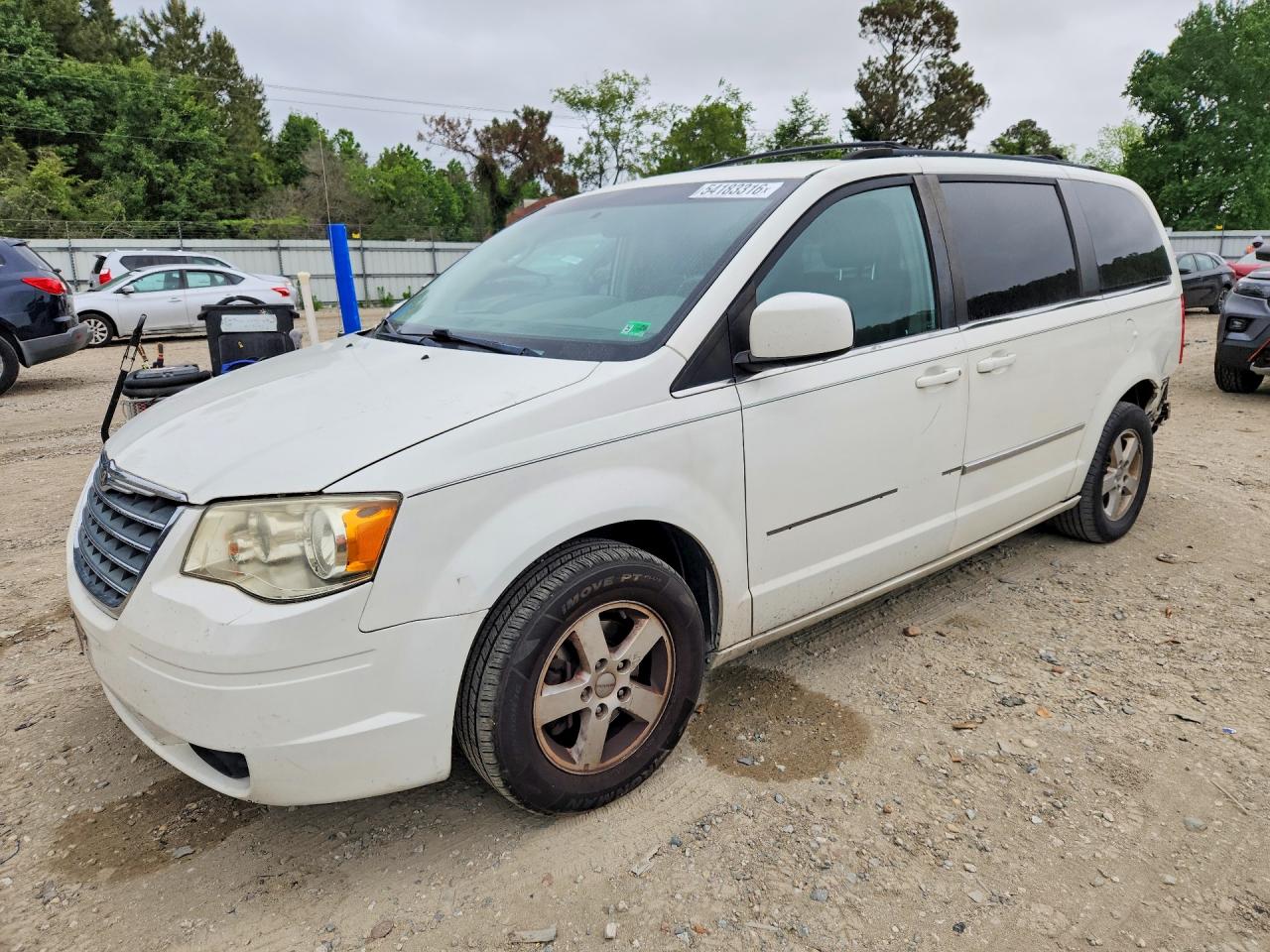 CHRYSLER TOWN & COUNTRY 2010